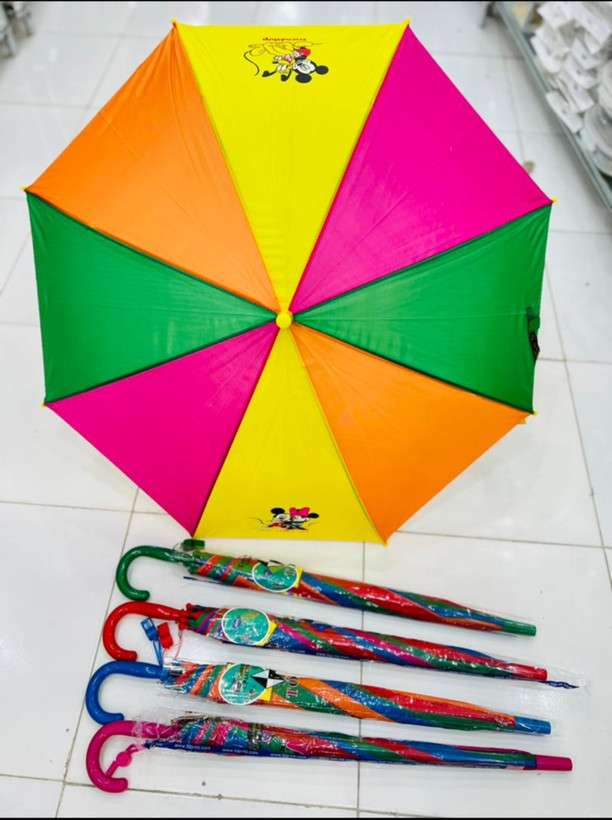 چتر بارانی رنگین کمانی