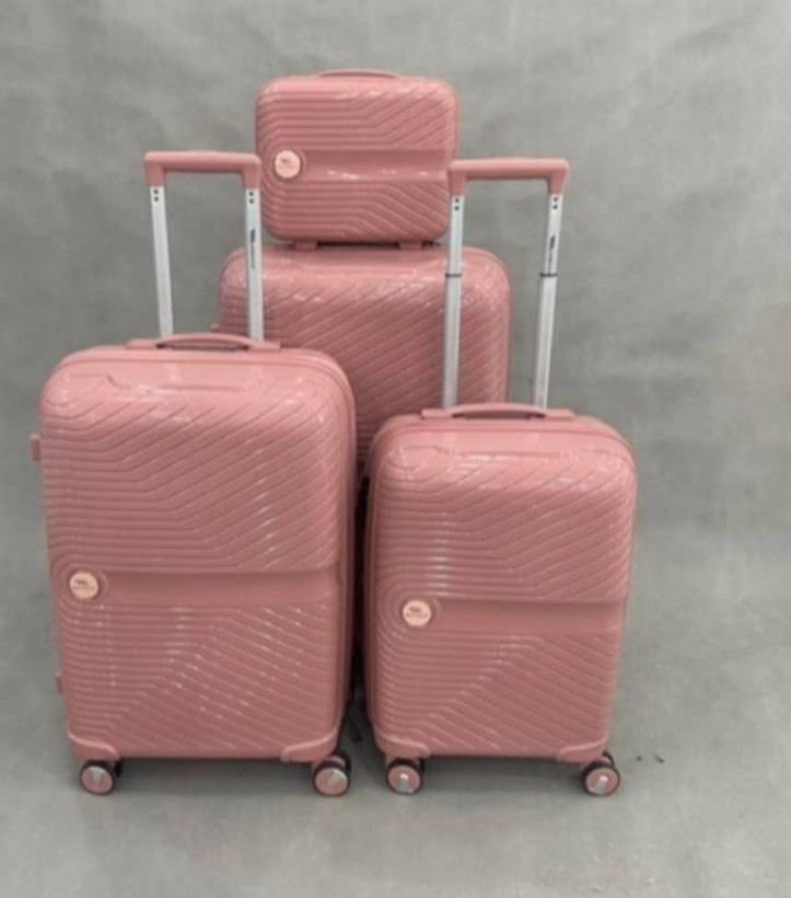 چمدان مسافرتی