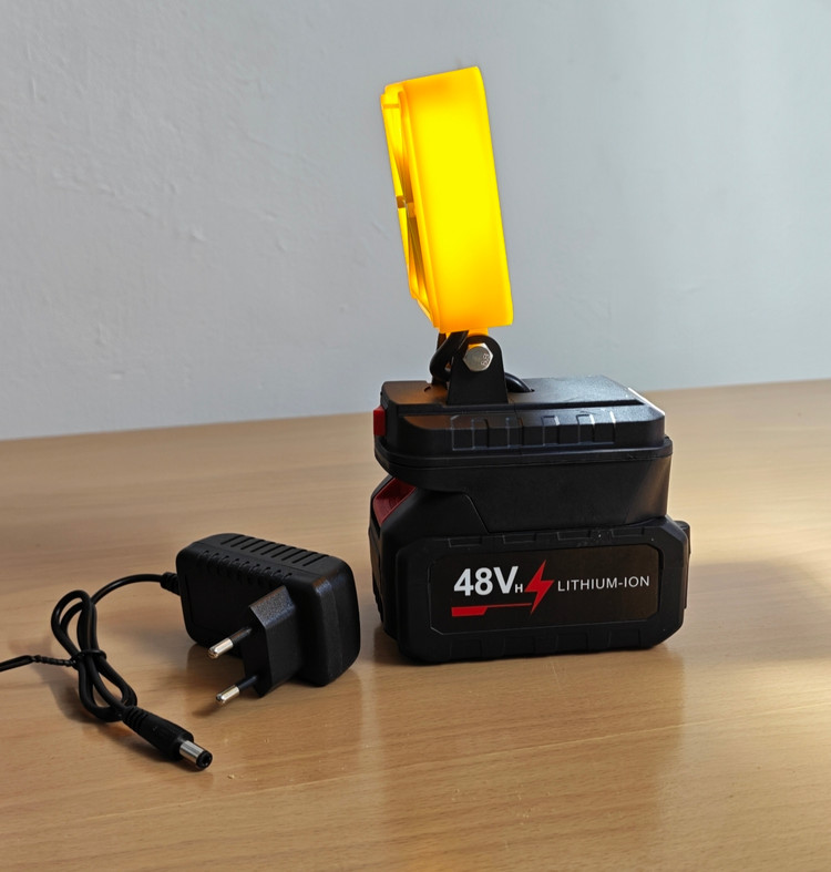 چراغ پروژکتور کمپ شارژی تک شبکه پرنور مدل working lamp