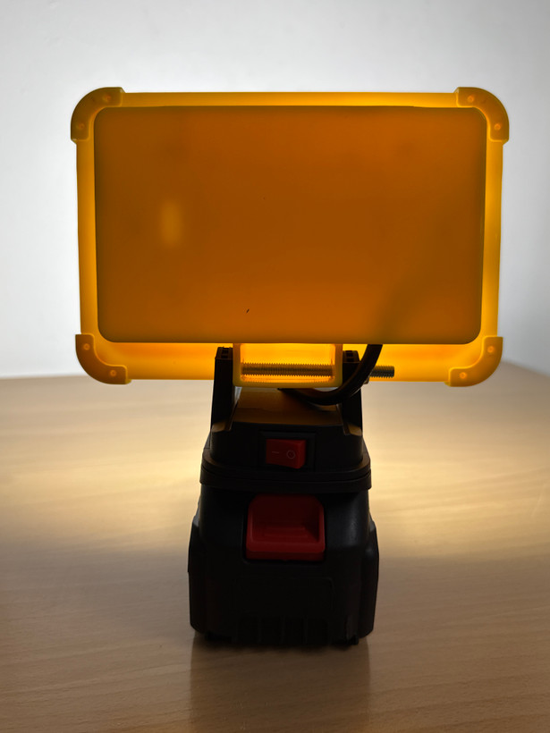 چراغ پروژکتور کمپ ۶ شبکه شارژی باتری خشابی مدل working lamp